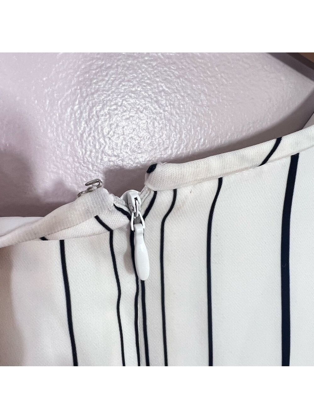 Calvin Klein Crew Neck Sleeveless Women's Shift Dress White Stripes Size 8 - Picture 7 of 12